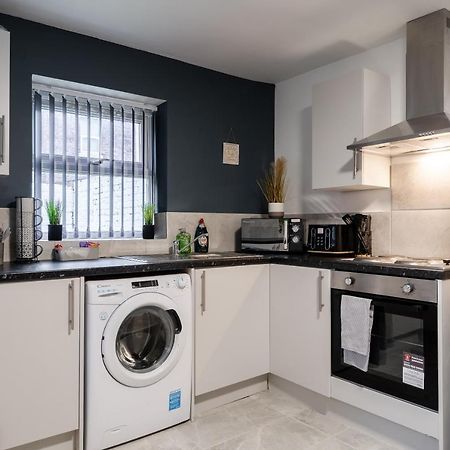 Immaculate 4 Bed In Liverpool By Hinkley Homes Short Lets & Serviced Accommodation Exterior photo