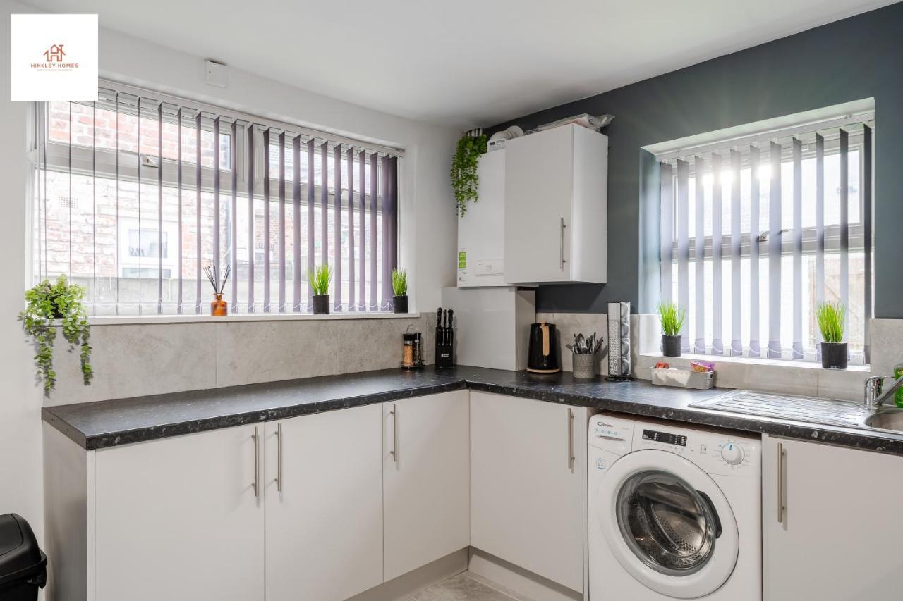 Immaculate 4 Bed In Liverpool By Hinkley Homes Short Lets & Serviced Accommodation Exterior photo